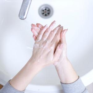 Jak pečovat o ruce znavené pletením Jak pečovat o ruce znavené pletením