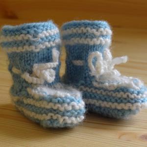 Malé pletací jehlice Malé pletací jehlice